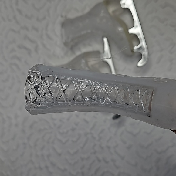 DEPT 56 FROSTED ACRYLIC ICE SKATES SET OF 3 - Picture 7 of 8